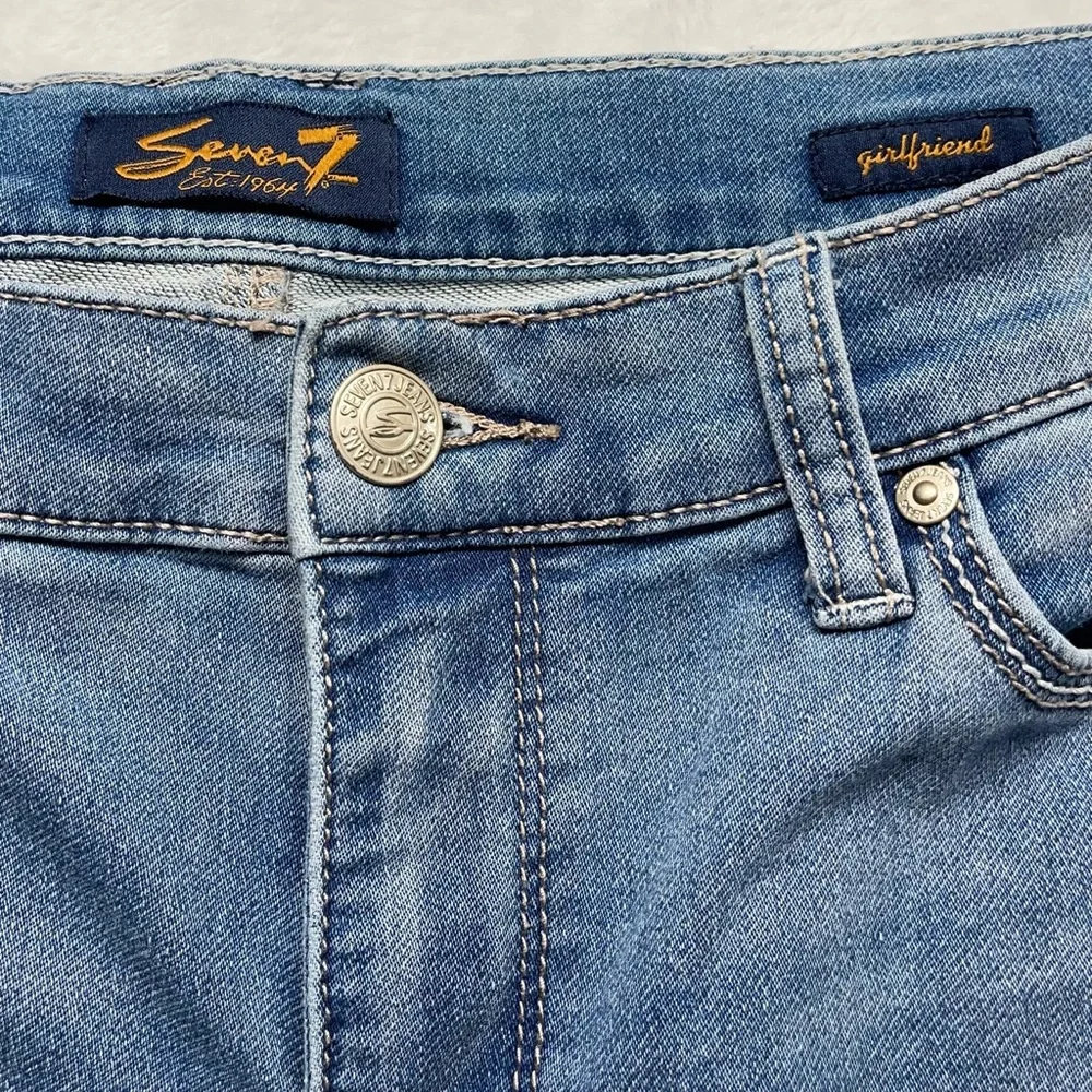 Seven 7 Women’s Capri Jeans Denim Embroidery Back Pockets Distressed Size 14 - Picture 9 of 15